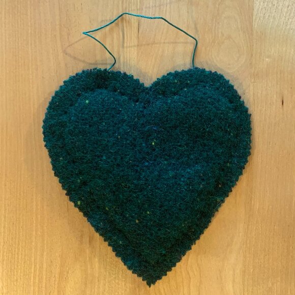 POCKET HEART 100% Wool Christmas Ornament - Picture 3 of 4